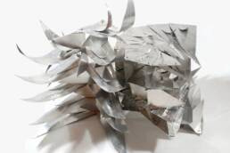 escultura articulada en aluminio de la serie 