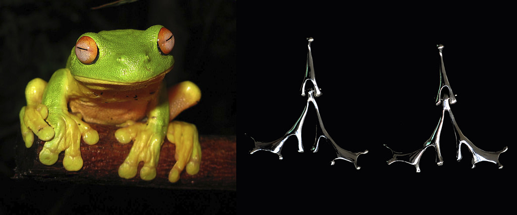 comparativa de proceso creativo entre una rana de patas grandes y los aretes de plata 9.25 "rana"